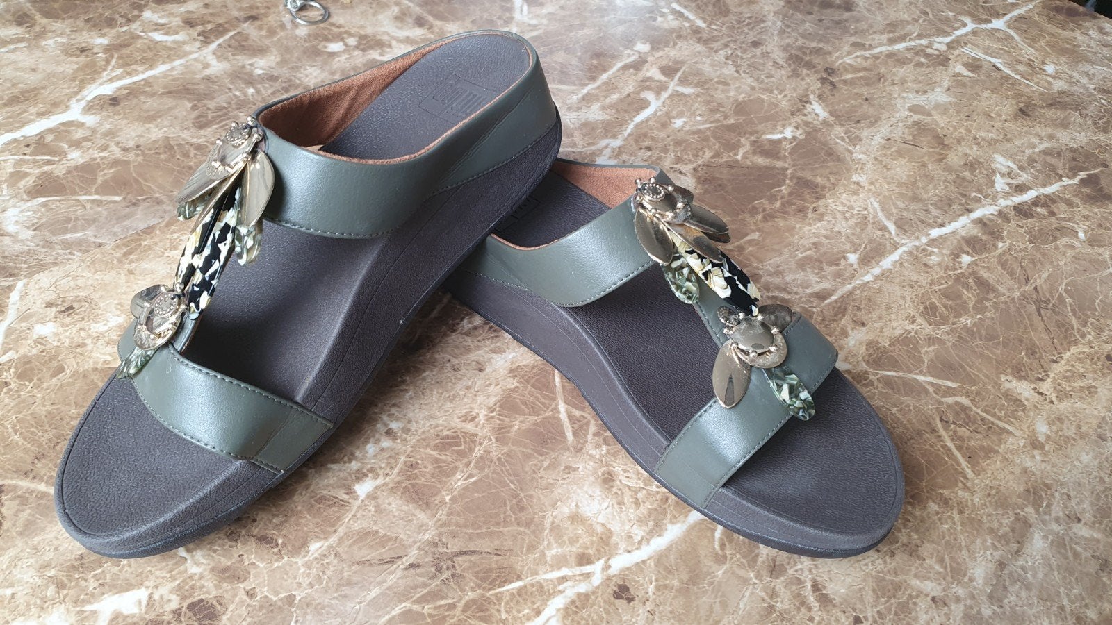 Fitflop sandalen met decoratieve details, maat 40, Slippers, Overige kleuren, Verzenden, Zo goed als nieuw