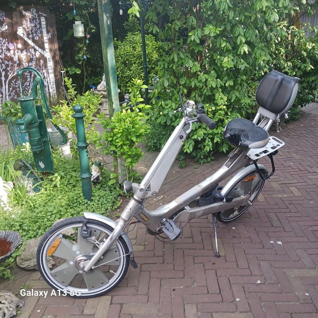 Te koop Giant Revive ziet er goed uit., Fietsen en Brommers, Snorfietsen en Snorscooters, Ophalen of Verzenden, Tomos