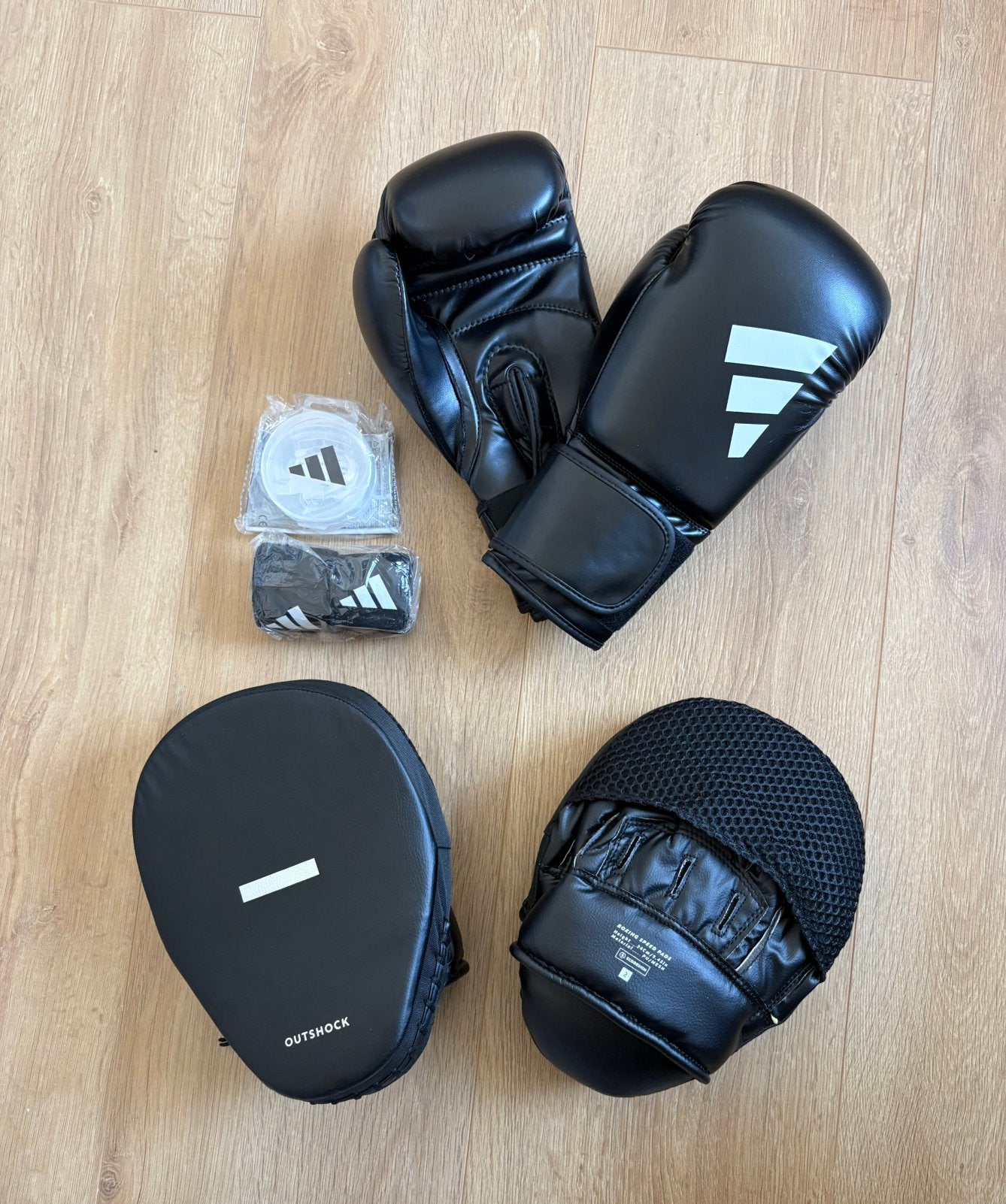 Boksset + stootkussens, Ophalen, Nieuw, Bokshandschoenen