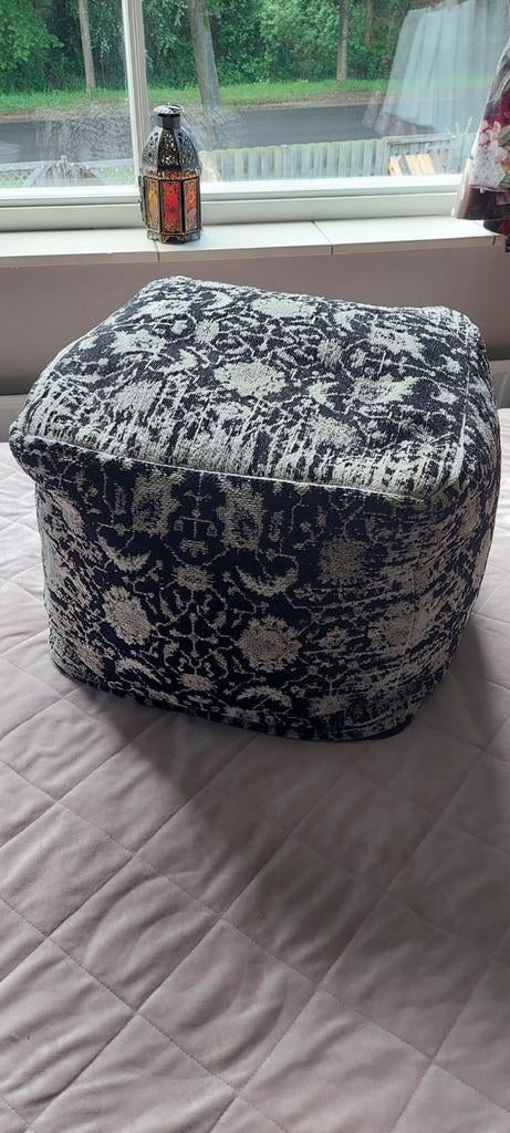 Poef vierkant zwart grijs, Ophalen, Vierkant, Minder dan 50 cm, 50 tot 75 cm