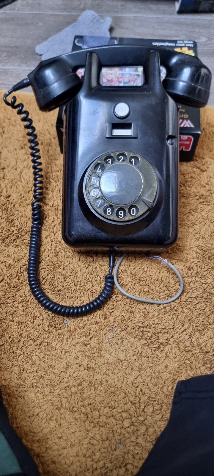 ptt telefoon, Ophalen, Bakeliet