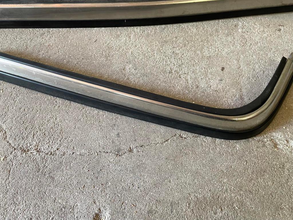 Volvo 240 bumper sierstrips, Ophalen, Gebruikt, Volvo