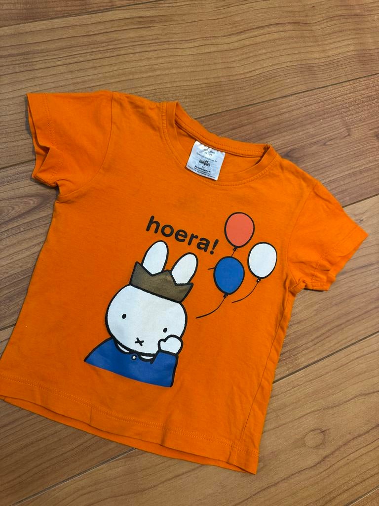 Nijntje shirt maat 86/92 - Oranje met 'Hoera!' print, Kinderen en Baby's, Babykleding | Maat 86, Ophalen of Verzenden, Gebruikt