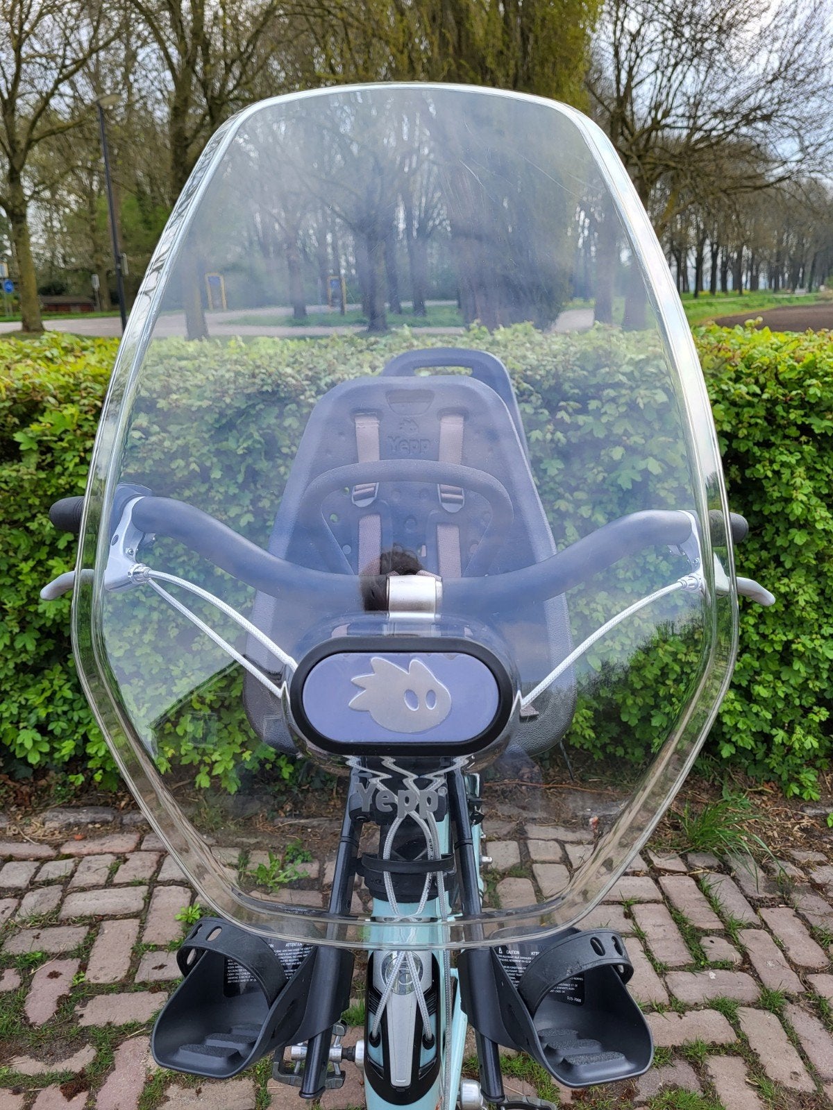 Thule Yepp mini fietsstoeltje met windscherm, Ophalen, Voetsteuntjes, Zo goed als nieuw, Thule