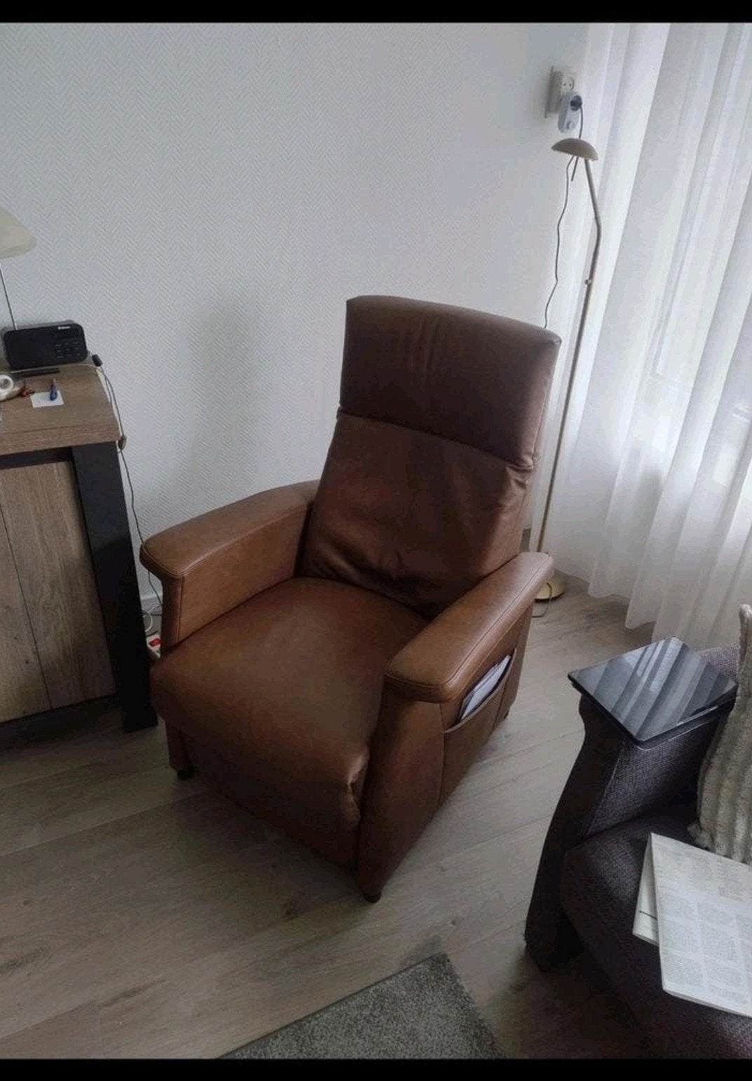 Elektrische verstelbare stoel. Leer, Huis en Inrichting, Ophalen, Modern, Comfortabel, Gebruikt, 75 tot 100 cm