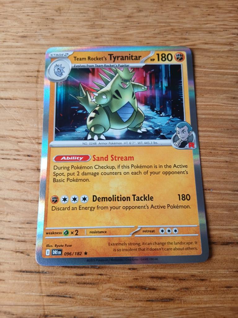 Team Rocket's Tyranitar 096/182 Pokémon Kaart, Ophalen of Verzenden, Zo goed als nieuw, Losse kaart, Foil