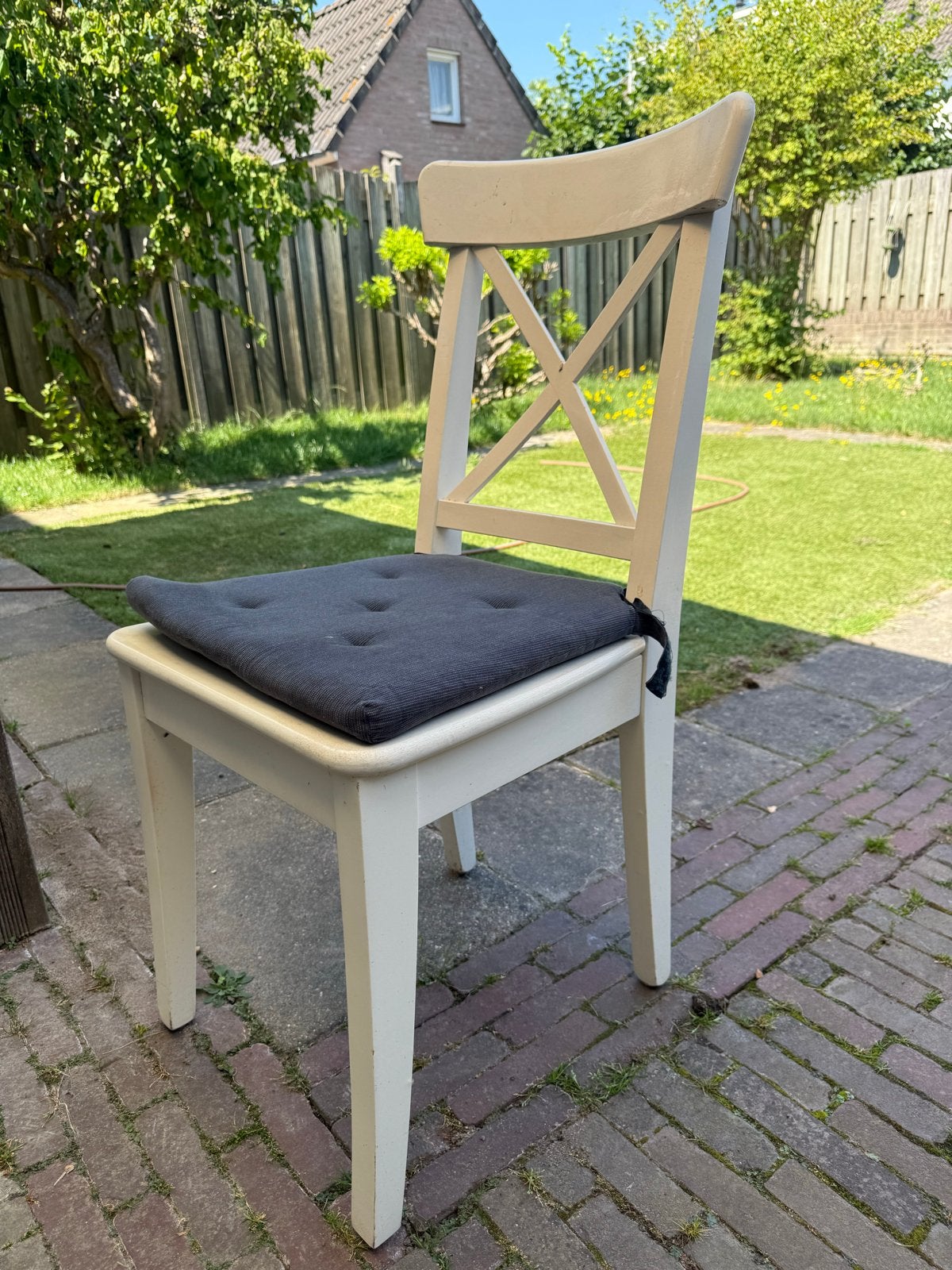 Set van 10 witte stoelen met kussen, Ophalen, Gebruikt, Wit, Vijf, Zes of meer stoelen