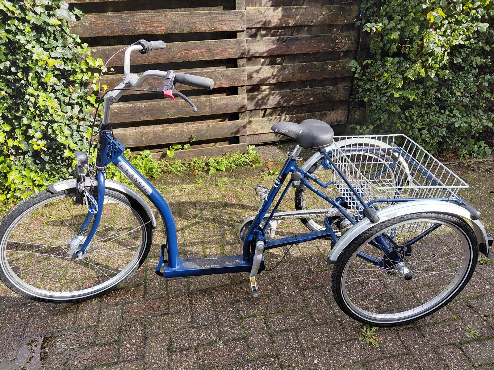 Classic driewieler stepfiets met mand, Ophalen, Verstelbare zitting, Velgrem, Zo goed als nieuw