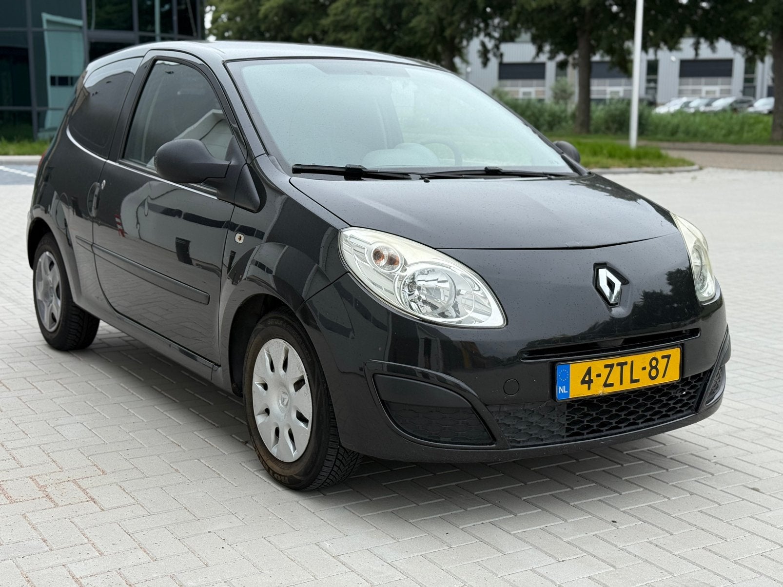 Renault Twingo 1.2 16V apk airco  zwart sport, Auto's, Voorwielaandrijving, Twingo, 31 €/maand, 4 cilinders