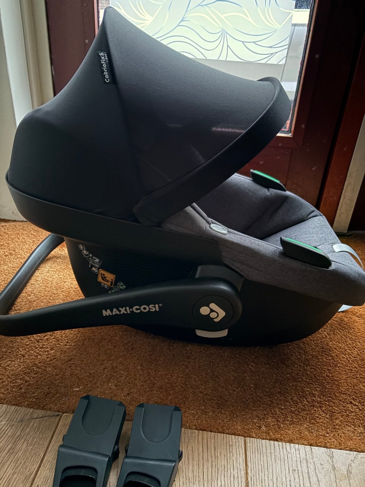Maxi-Cosi Cabriofix S autostoel met adapters, Kinderen en Baby's, Ophalen, Autogordel, Zo goed als nieuw, 0 t/m 13 kg