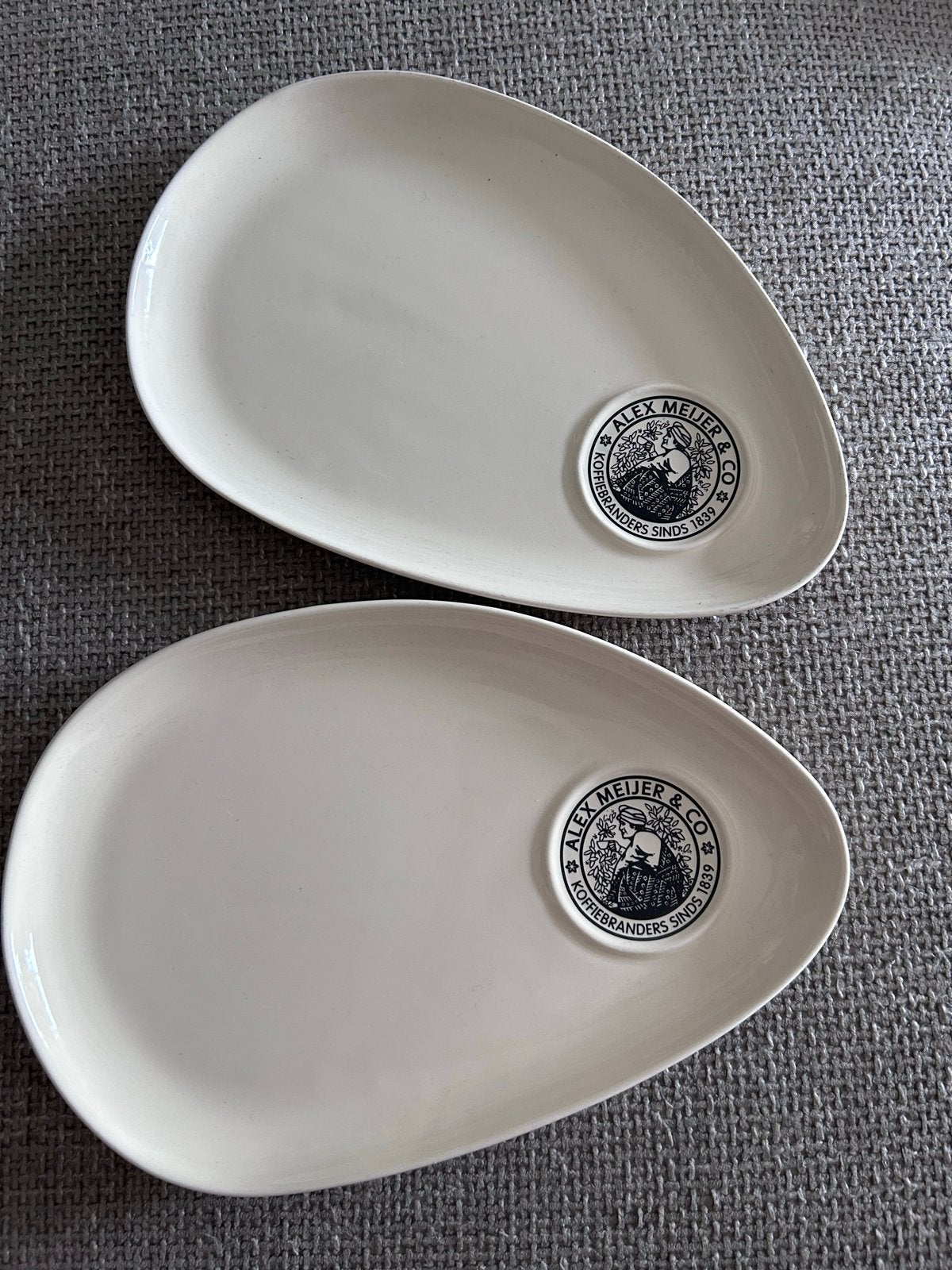 2 Alex Meijer & Co Koffiebranders schaaltjes borden, Overige merken, Keramiek, Ophalen of Verzenden, Modern