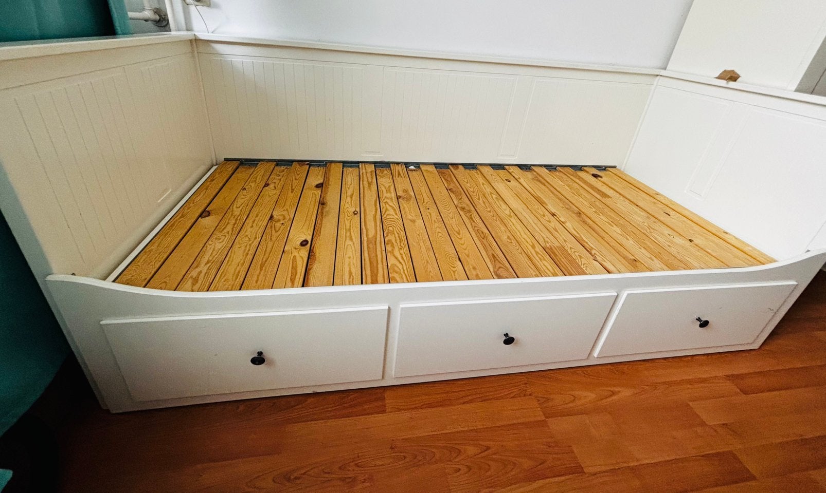 2x IKEA HEMNES Bedbank 80x200 – Uitschuifbaar met 3 lades, Eenpersoons, Wit, Ophalen of Verzenden, Zo goed als nieuw