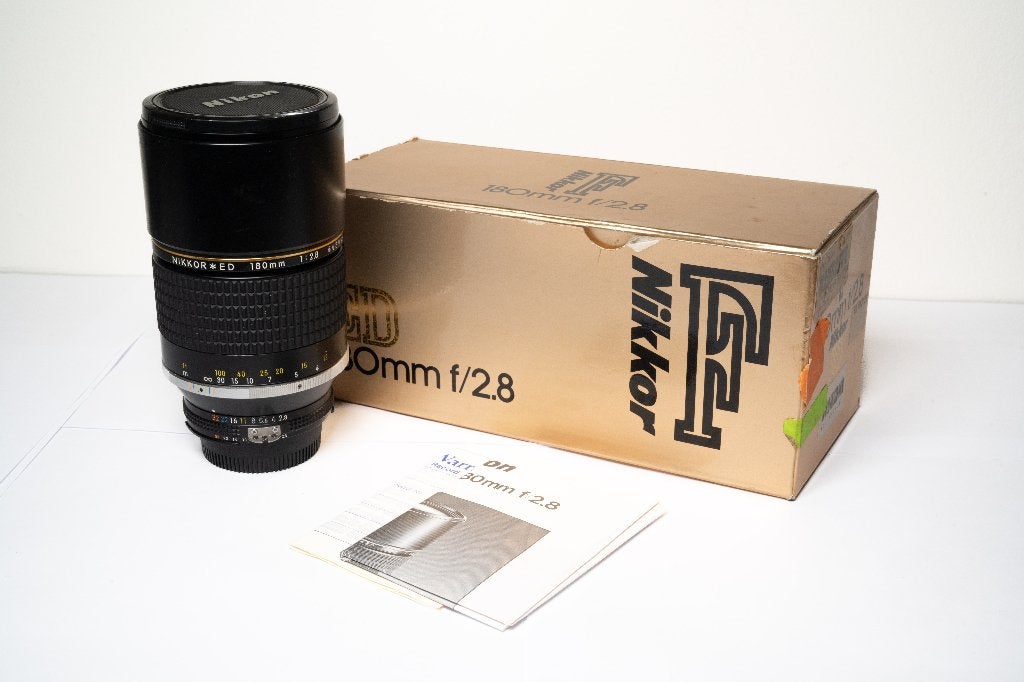 Nikon Nikkor*ED 180mm f/2.8 AI-S boxed, near mint, Ophalen of Verzenden, Telelens