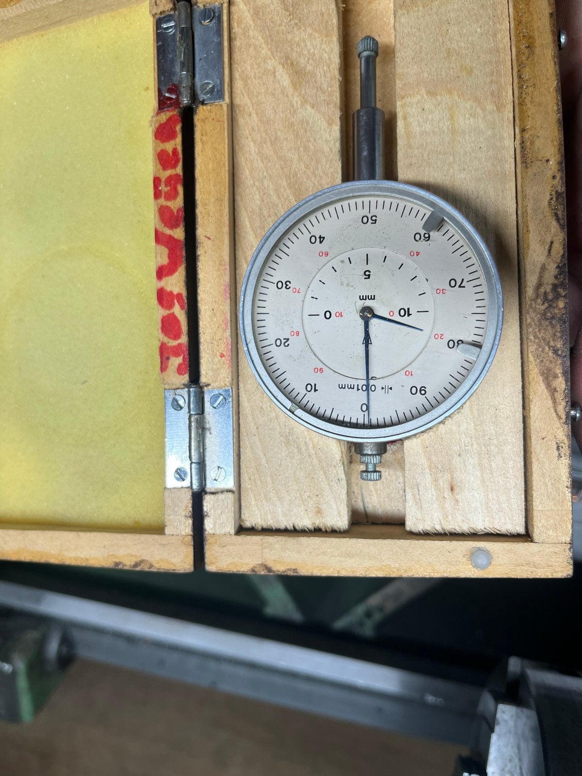 DDR Meetklok / Micrometer in houten kistje, Ophalen of Verzenden, Gebruikt, Overige meters
