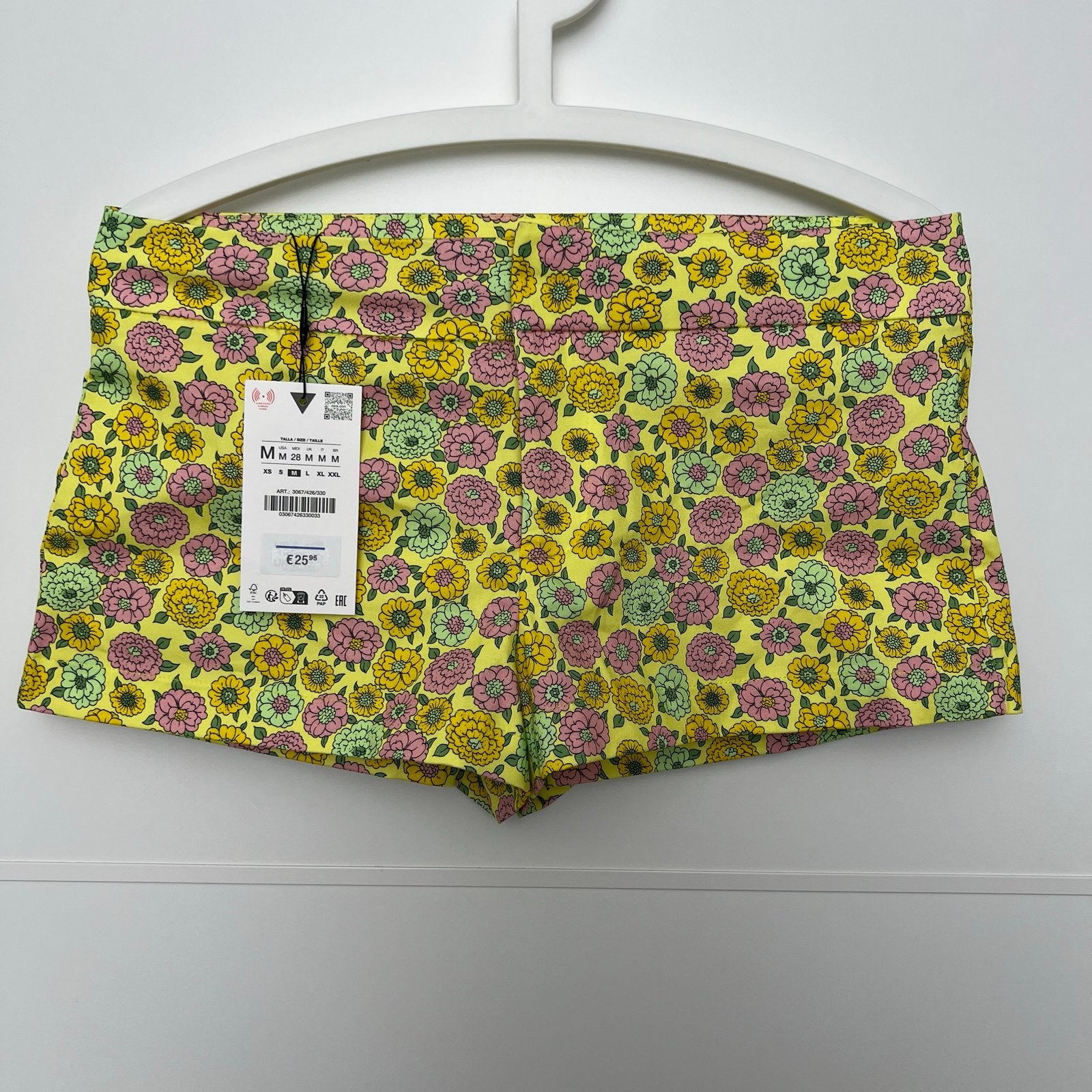 Zara shorts met bloemenprint - Nieuw met kaartjes, Kleding | Dames, Broeken en Pantalons, Maat 38/40 (M), Kort, Meerkleurig, Nieuw