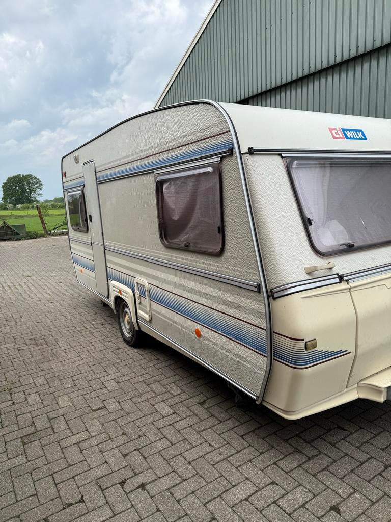 Wilk de Luxe Caravan - Comfortabel en Compleet, Standaardzit, Omvormbare zithoek, Particulier, 4 tot 5 meter