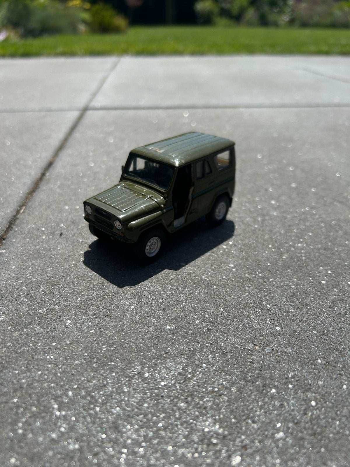 UAZ Hunter modelauto - Groen (zonder deur), Ophalen of Verzenden, Gebruikt