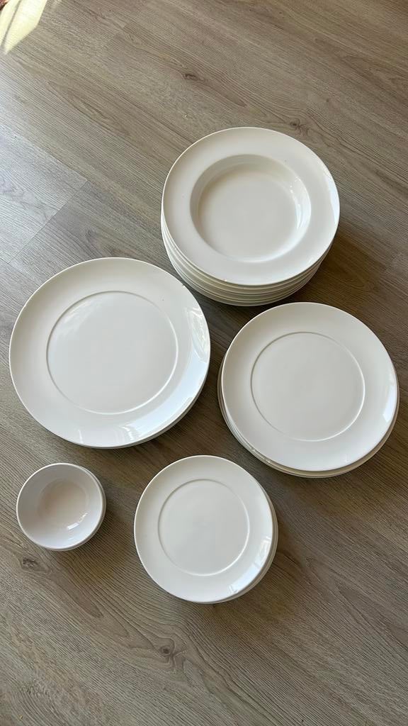 Servies Hema Wit, Gebruikt, Ophalen of Verzenden, Bord(en), Overige stijlen