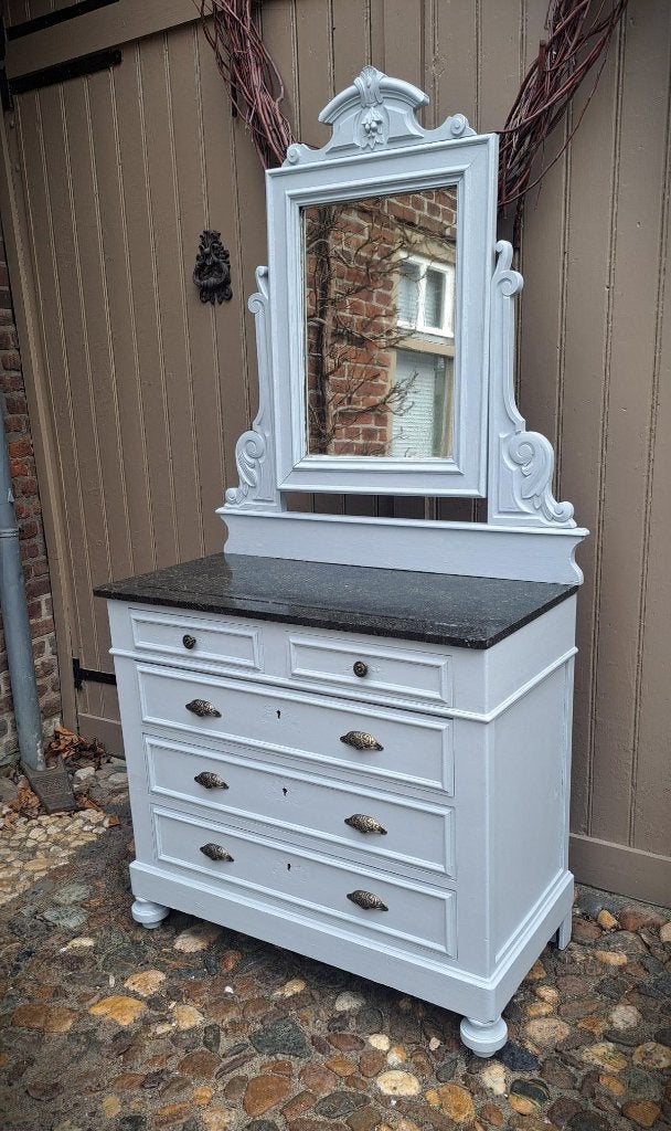 Prachtige sfeervolle authentieke Franse commode kast 1870, Kinderen en Baby's, 50 tot 70 cm, Voetruimte, Commode, Ophalen