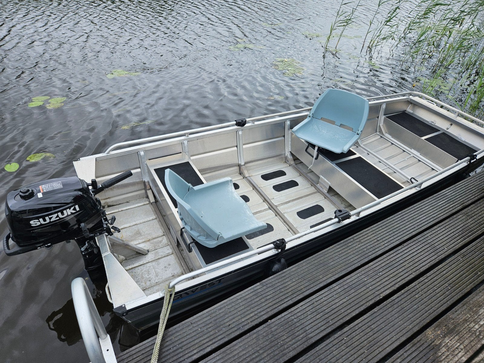 QWEST F361 met 6 PK Suzuki buitenboordmotor en extra's, Watersport en Boten, Ophalen, Zo goed als nieuw, Aluminium, Buitenboordmotor