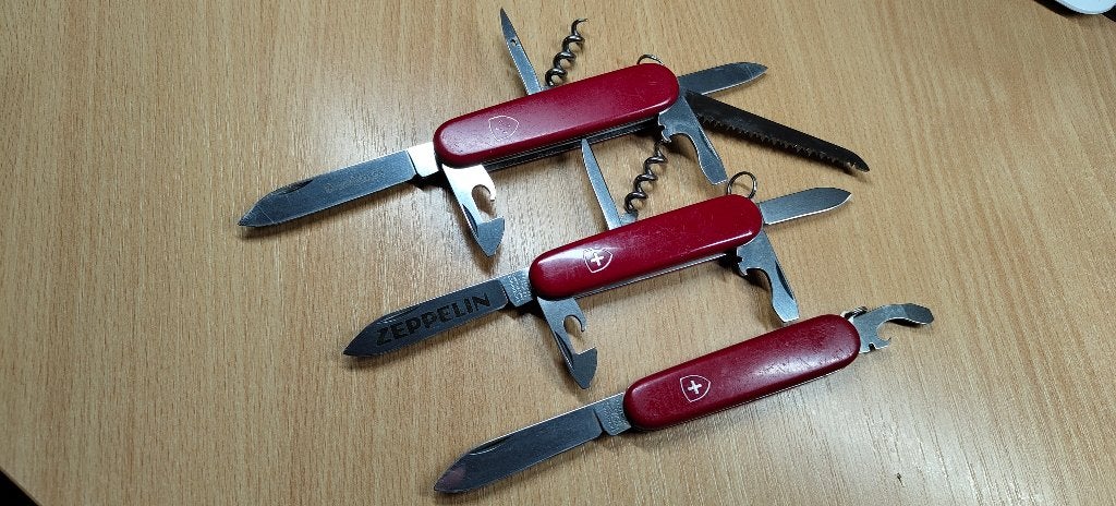 zakmes x3 Victorinox red, Verzenden, Gebruikt