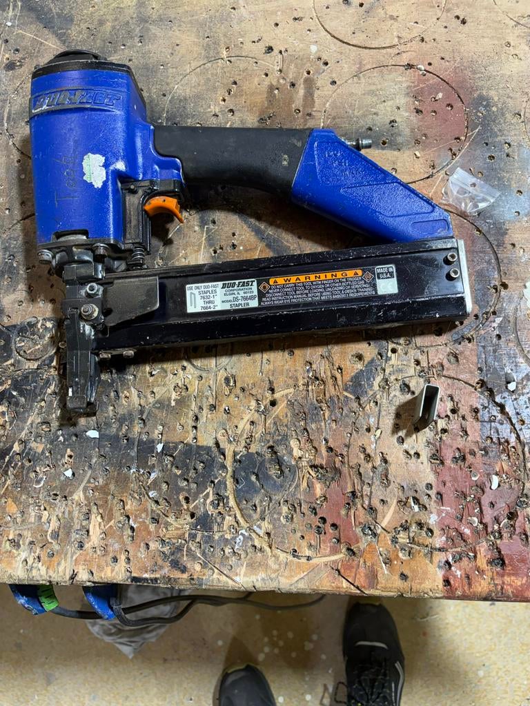 Duo-Fast tacker/nietmachine - 8.6 Bar Max, Doe-het-zelf en Verbouw, Gereedschap | Handgereedschap, Gebruikt, Ophalen of Verzenden
