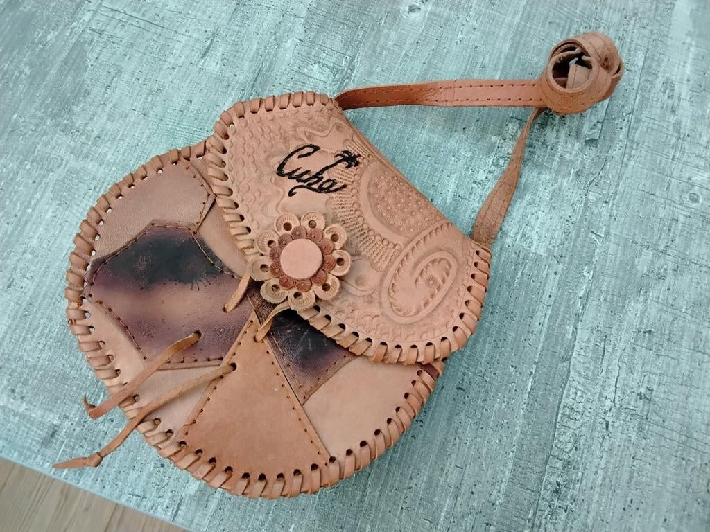 Klein leren tasje - Cuba souvenir, Ophalen of Verzenden, Schoudertasje