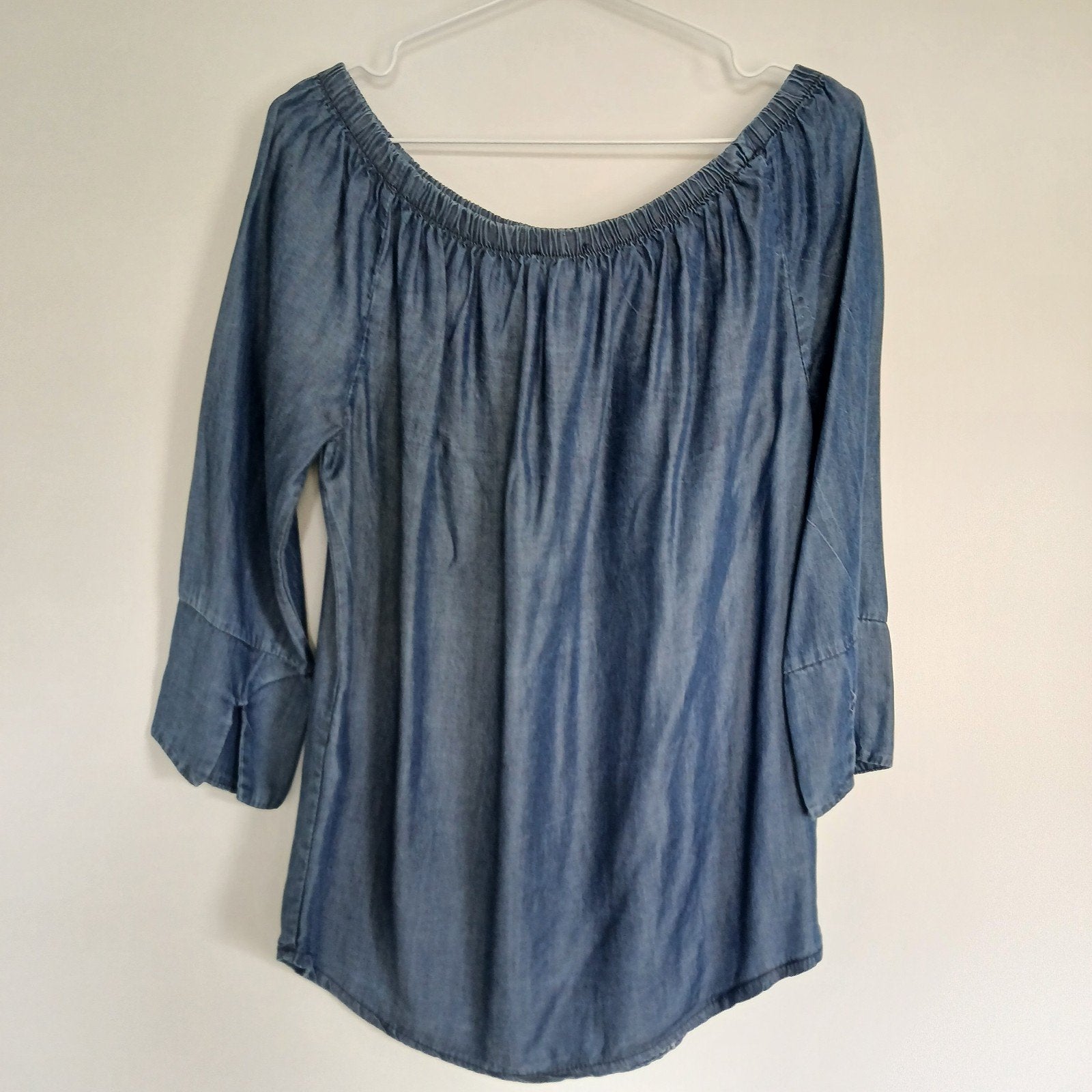 Cartoon bloesje off Shoulder - Maat S ZGAN soepele stof, Blauw, Cartoon, Ophalen of Verzenden, Zo goed als nieuw