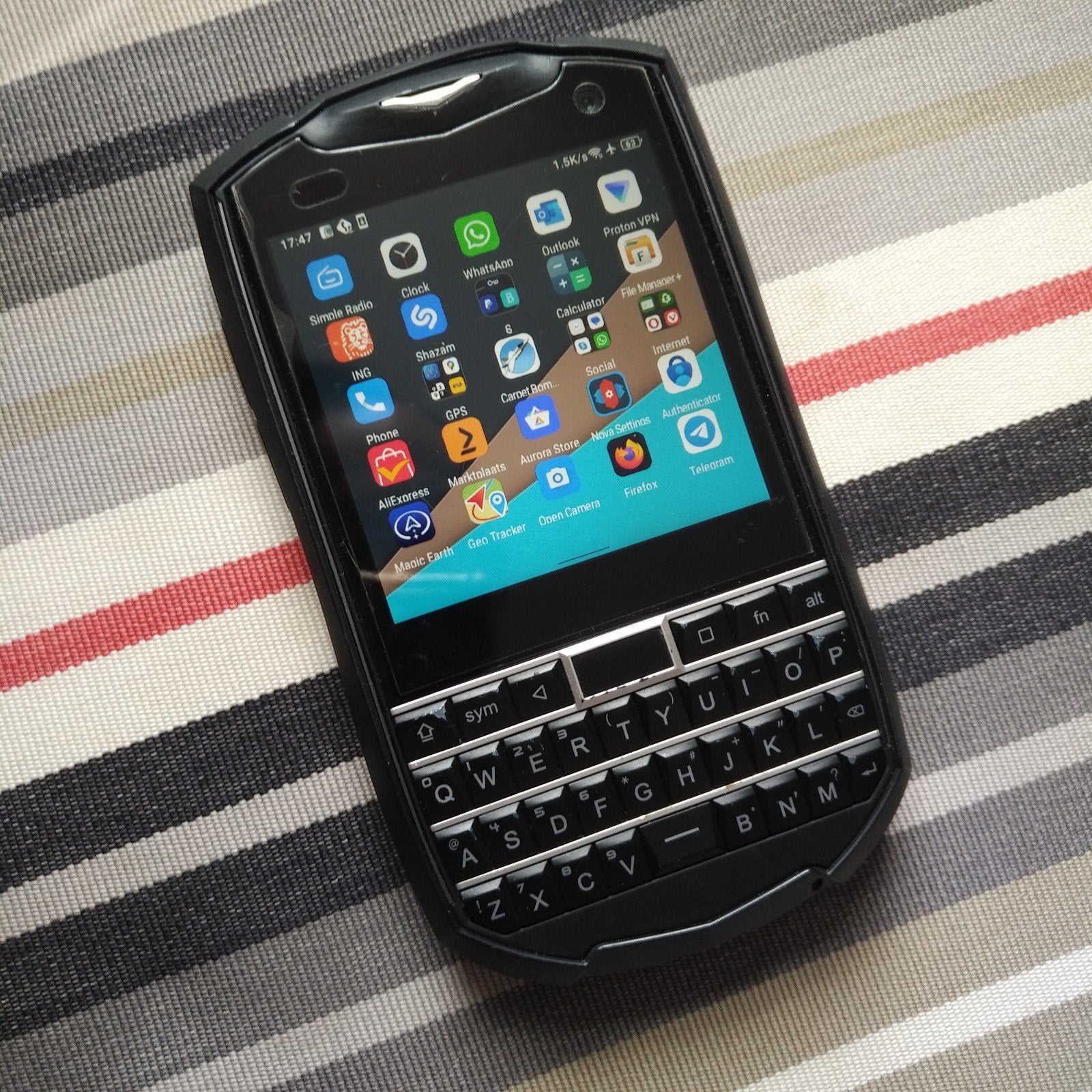 Unihertz Titan Pocket android11 telefoon (128GB), Onbekend, Ophalen of Verzenden, Zo goed als nieuw, 128 GB
