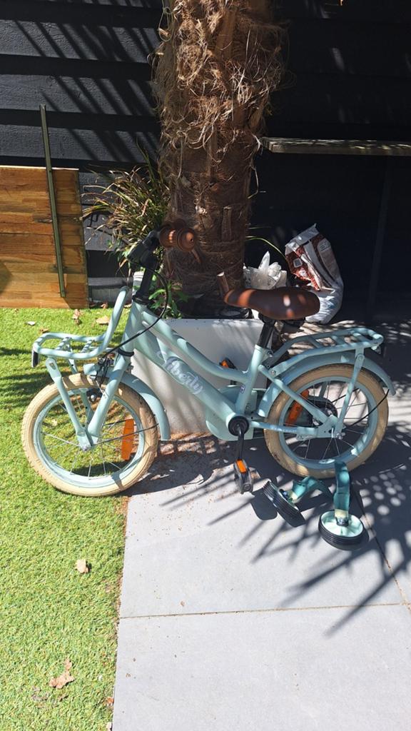 Kinderfiets 14 inch met zijwieltjes - Zo goed als nieuw, Ophalen