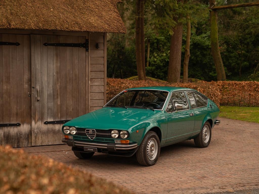 Alfa Romeo Alfetta GTV 2000 (bj 1977), Auto's, Achterwielaandrijving, 1962 cc, Bedrijf, Handgeschakeld