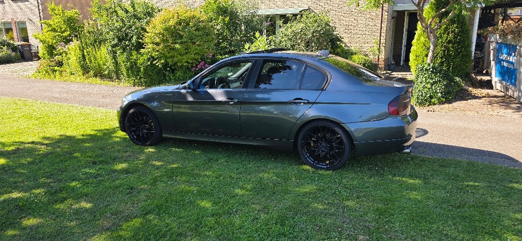 BMW 3-Serie 2.0 I 320 AUT 2006 Grijs, Navigatiesysteem, Achterwielaandrijving, 1995 cc, 4 cilinders
