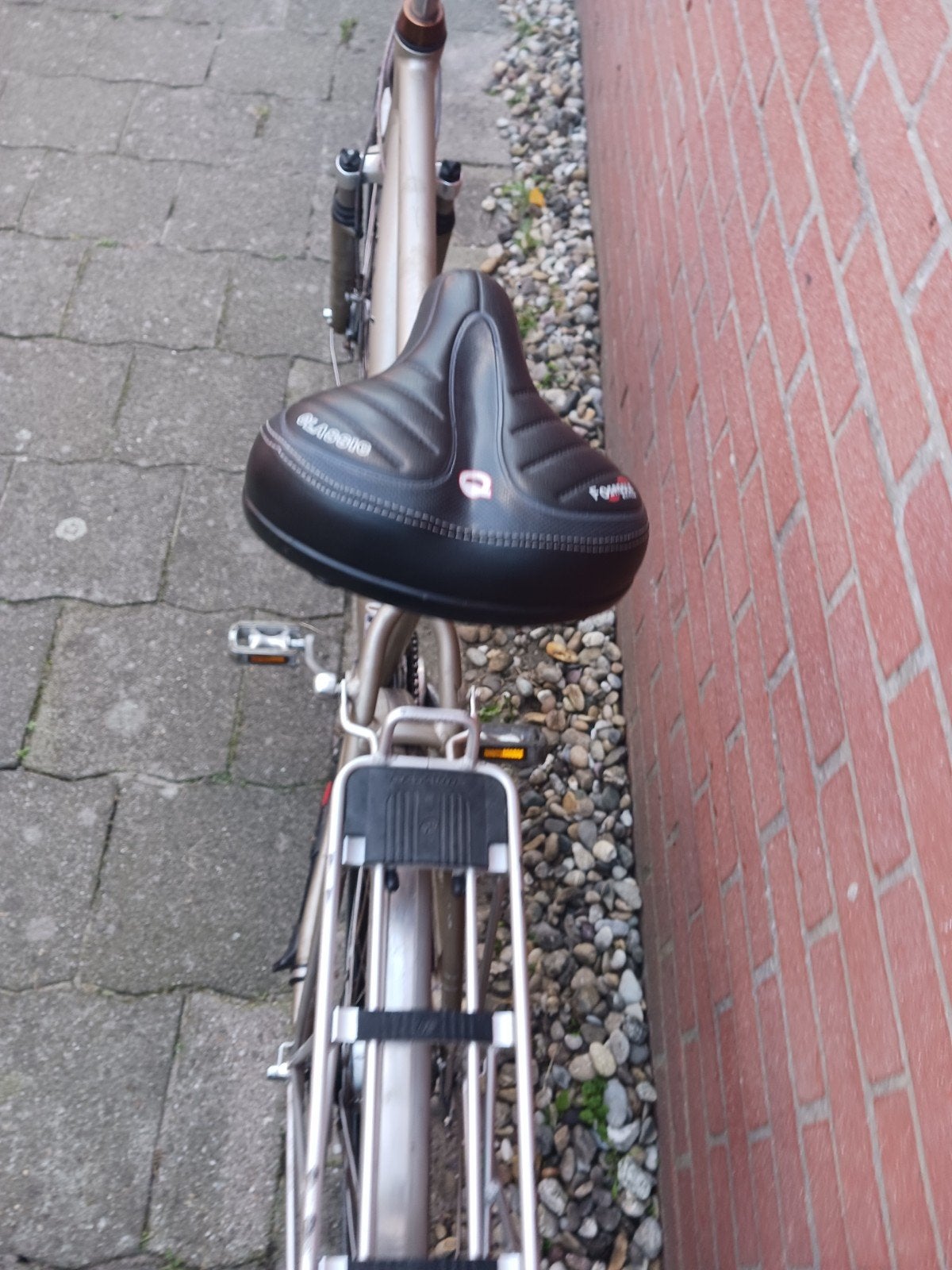 Batavus fiets met fietstassen, Ophalen, Velgrem, Versnellingen, Batavus