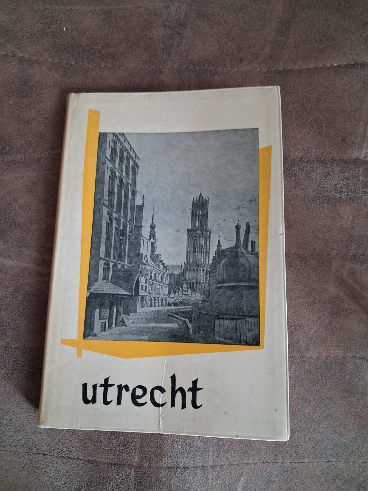 Utrecht door Dr A. van Hulzen, Ophalen of Verzenden, Gelezen