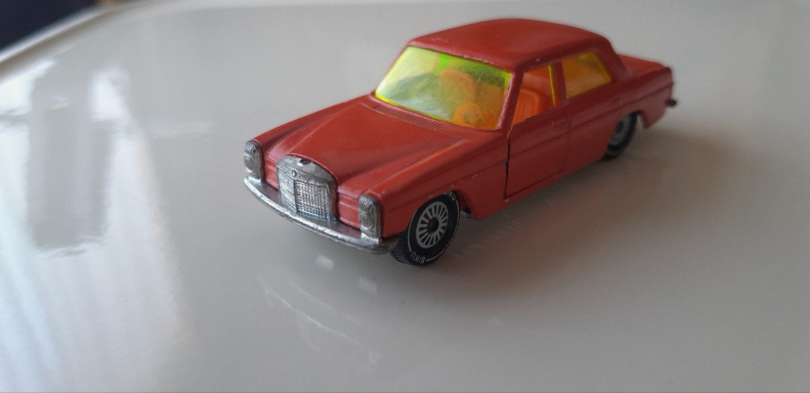 Siku Mercedes 250  V 309 rood., Ophalen of Verzenden