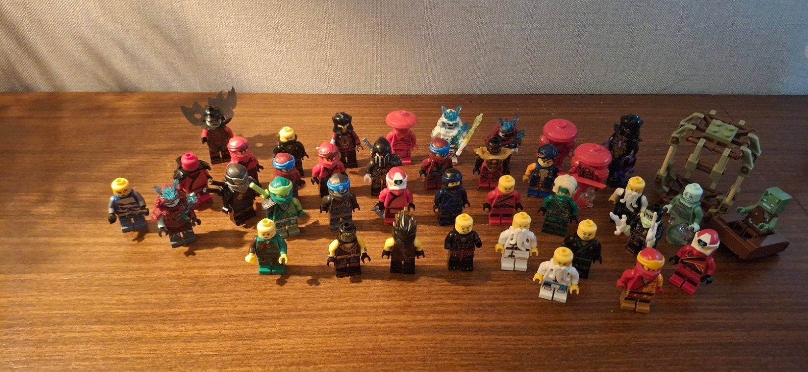 Minifiguren poppetjes lego ninjago met accessoires, Kinderen en Baby's, Speelgoed | Duplo en Lego, Ophalen, Lego, Zo goed als nieuw