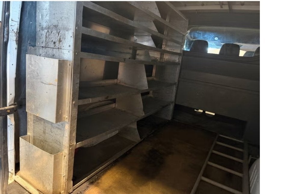 Rek voor in werkbus t.b.v materialen en gereedschap, Ophalen, Gebruikt