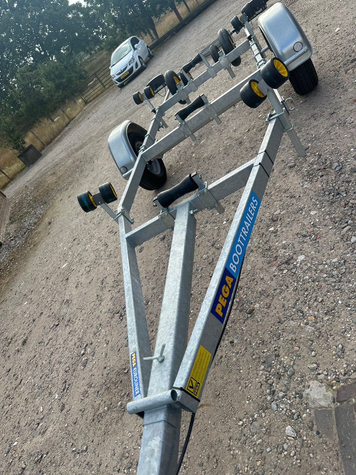 Pega SH 750 kanteltrailer verlengd (750 kg) ZGAN. Bj 2023, Ophalen, Zo goed als nieuw, Minder dan 6 meter, Overige typen