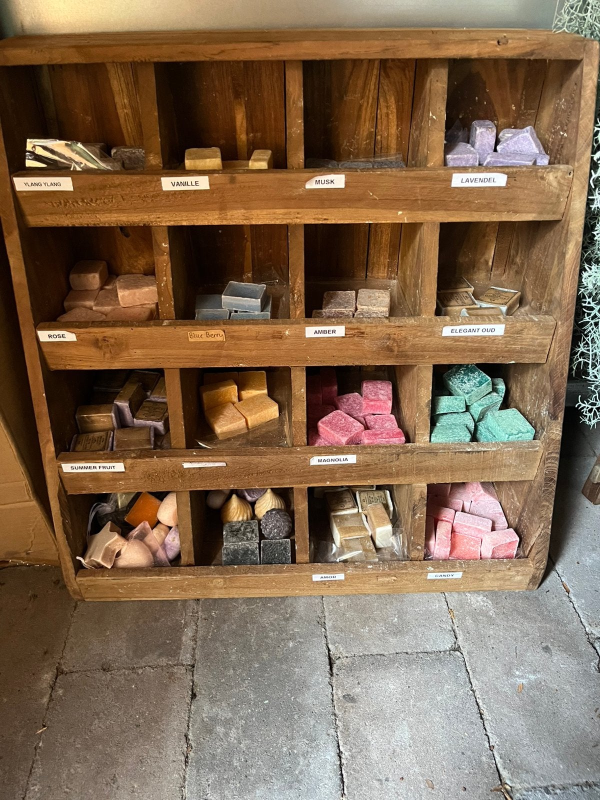 Display met amberblokjes, Ophalen, Zo goed als nieuw