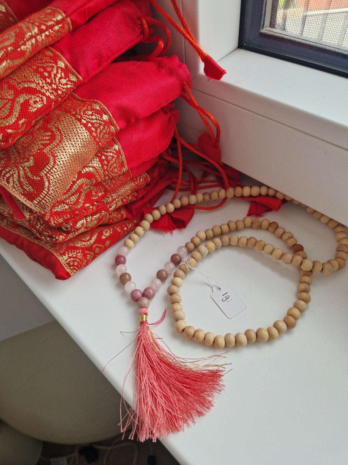 Yogi & Yogini Tulsi Mala Kettingen met rozenkwarts, Nieuw, Ophalen of Verzenden, Steen of Mineraal, Roze