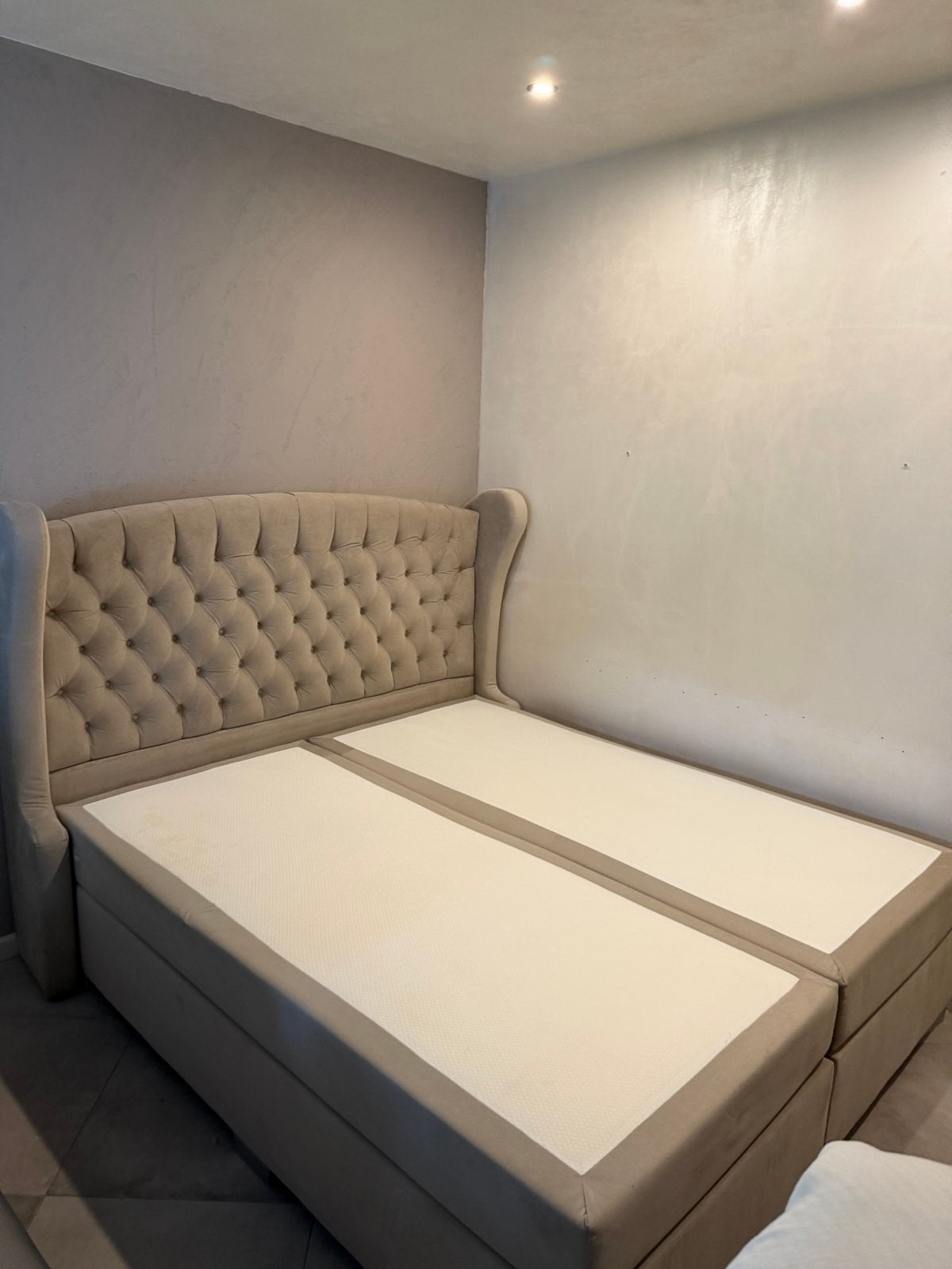 Erik Kuster Velvet Boxspring 180x200cm Taupe, Huis en Inrichting, Slaapkamer | Boxsprings, Beige, Tweepersoons, Ophalen of Verzenden