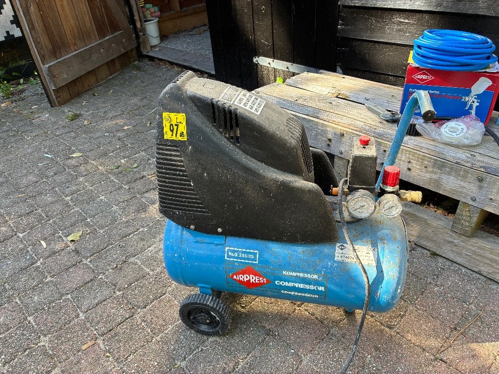 Compressor airpress hlo 215/25 incl accesoires, Ophalen, Mobiel, Gebruikt, 25 tot 100 liter