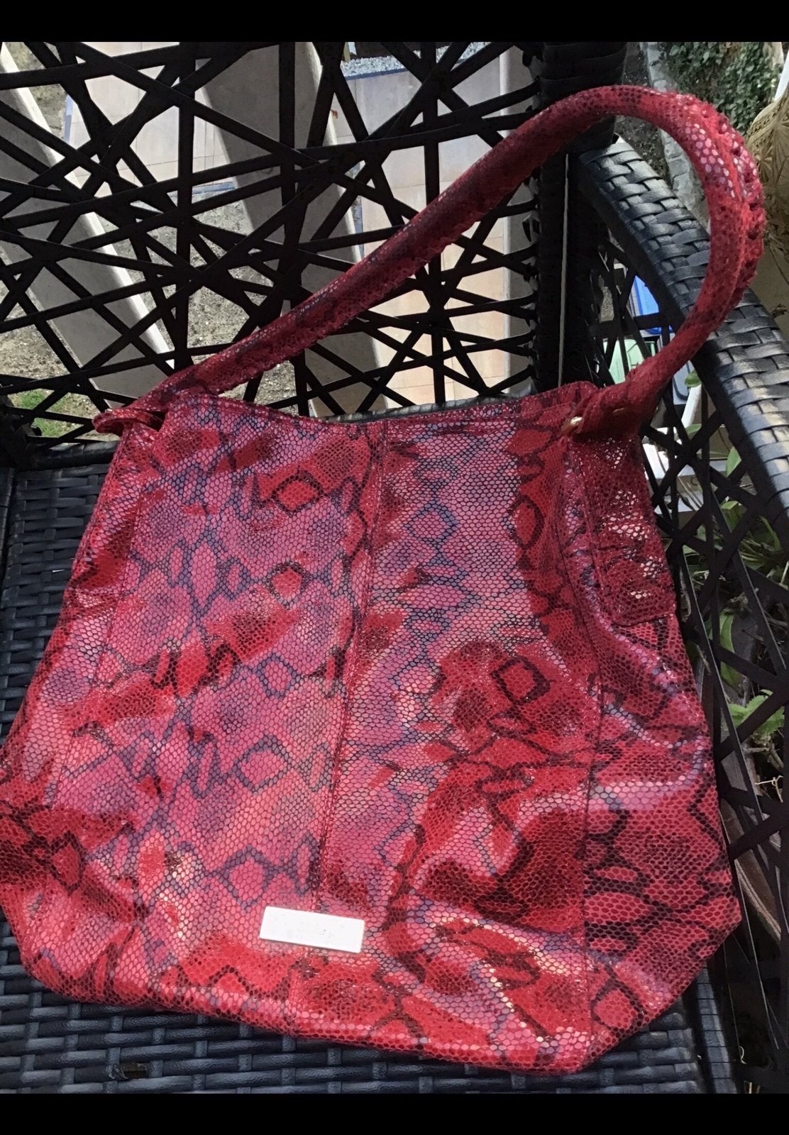 Vrij grote, rode leren handtas met lakleer print van reptiel, Ophalen of Verzenden, Zo goed als nieuw, Rood, Handtas