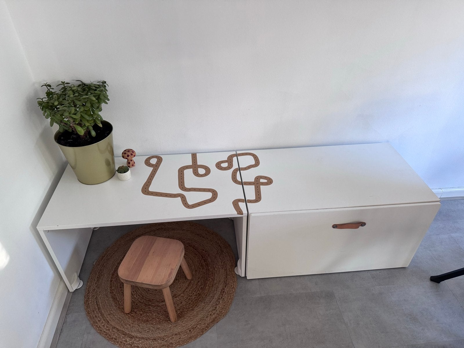 2x IKEA SMÅSTAD tafeltje met opbergkist (90x50x48), Ophalen, Gebruikt, Tafel