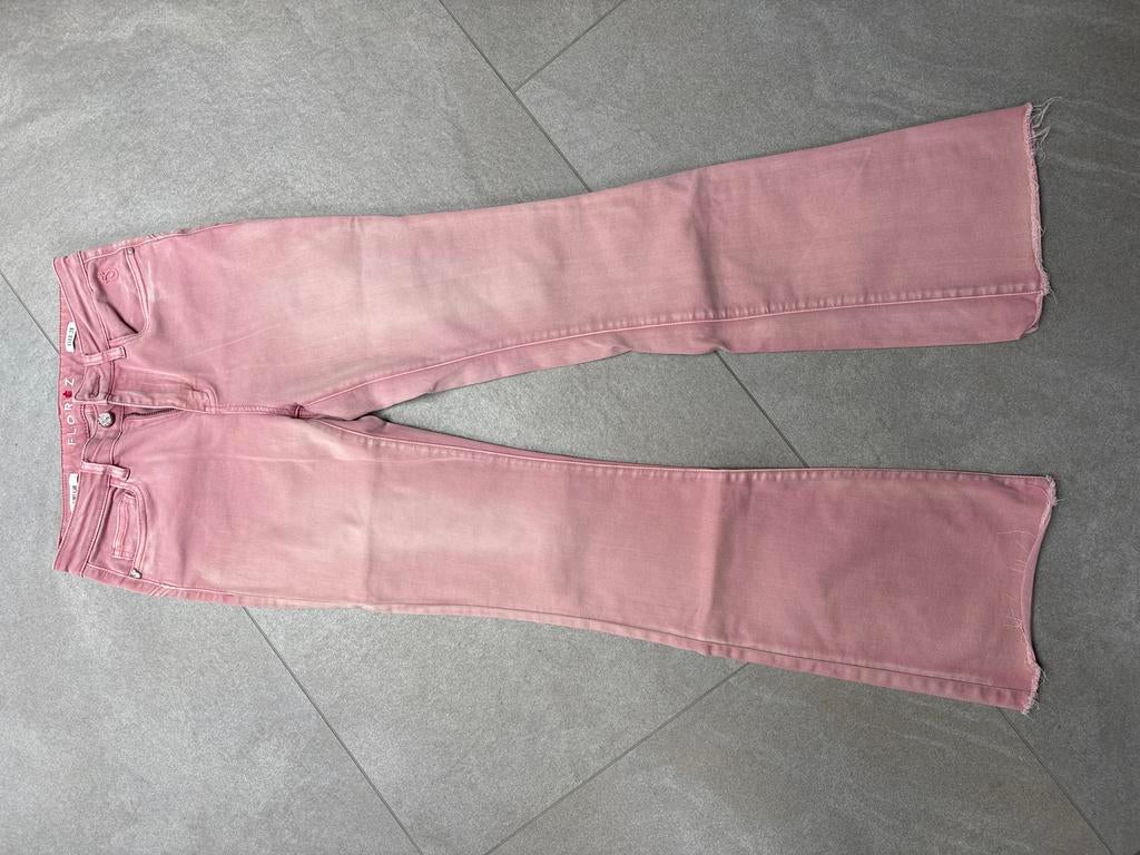 Florez Flare Jeans Roze Maat 28, Kleding | Dames, Spijkerbroeken en Jeans, Ophalen of Verzenden, Gedragen, W28 - W29 (confectie 36)