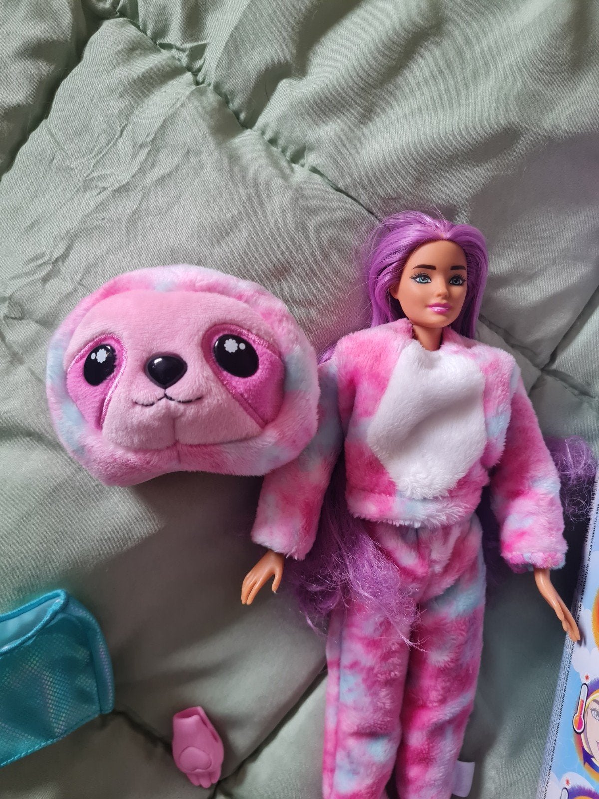 Barbie Cutie Reveal pop met paarse haren en luiaardpak, Ophalen of Verzenden, Zo goed als nieuw, Barbie