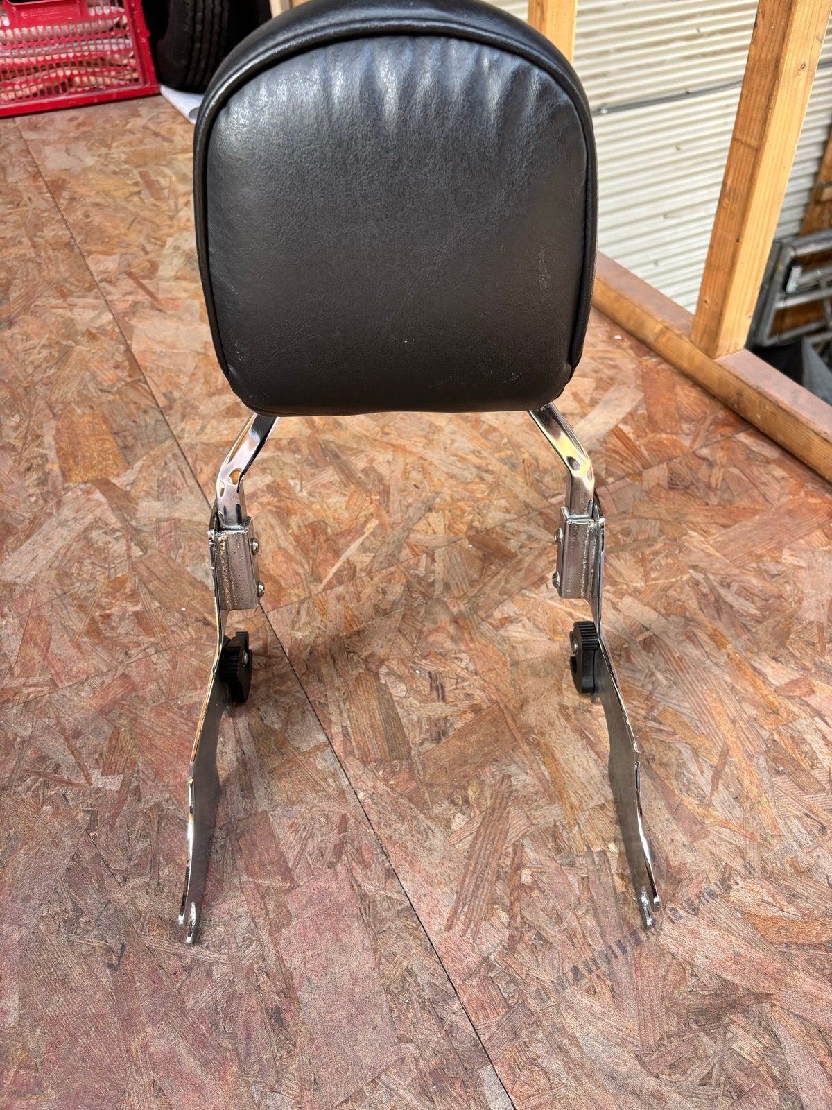 Motorfiets rugleuning/sissybar - Zwart leer en chroom, Ophalen of Verzenden, Gebruikt