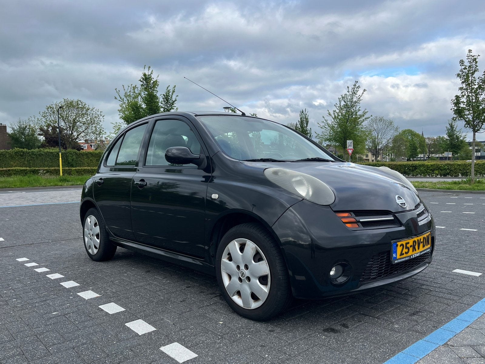 Nissan Micra 1.2 59KW 5DR 2005 Zwart, Auto's, Voorwielaandrijving, 40 €/maand, 4 cilinders, Zwart