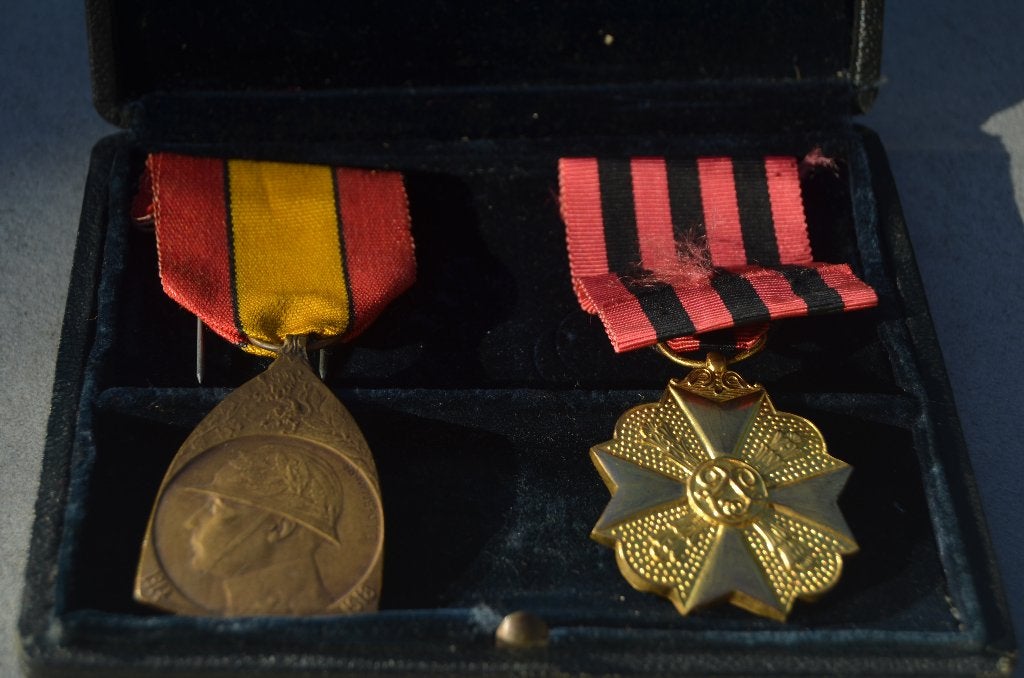 Herinneringsmedaille 1914 - 1918 + Bel. Burg. Ereteken, Ophalen of Verzenden, Brons, Buitenland
