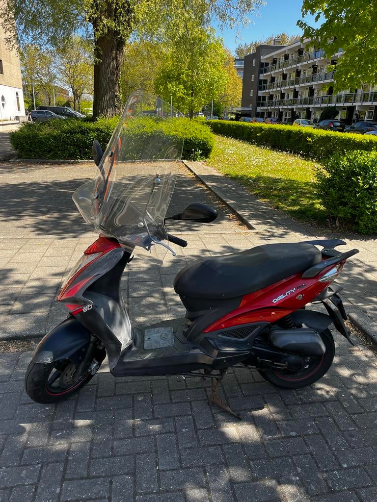 Kymco Agility RS Snor Scooter - Rood/Zwart, Fietsen en Brommers, Scooters | Kymco, Ophalen, Gebruikt, Maximaal 25 km/u, Agility